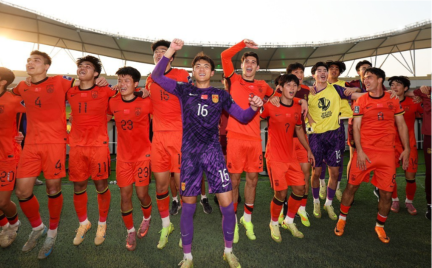 世界杯高清入口-1-0爆冷？亚洲球迷挺中国队：34%夺冠！日本球迷：我们先丢球难了