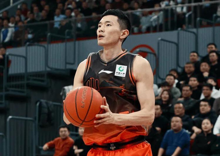 世界杯高清入口-邱彪看明白了吧？陈林坚和陶汉林关键时刻压制追分，就该给球权！