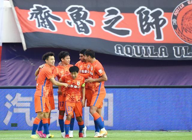 世界杯官方平台-【中超综述】上海双雄两连平泰山领跑 京粤取连胜
