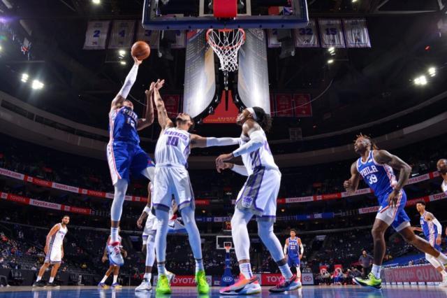 世界杯官方平台-双核缺阵难挡76人脚步 艰难赛程成为费城全新挑战